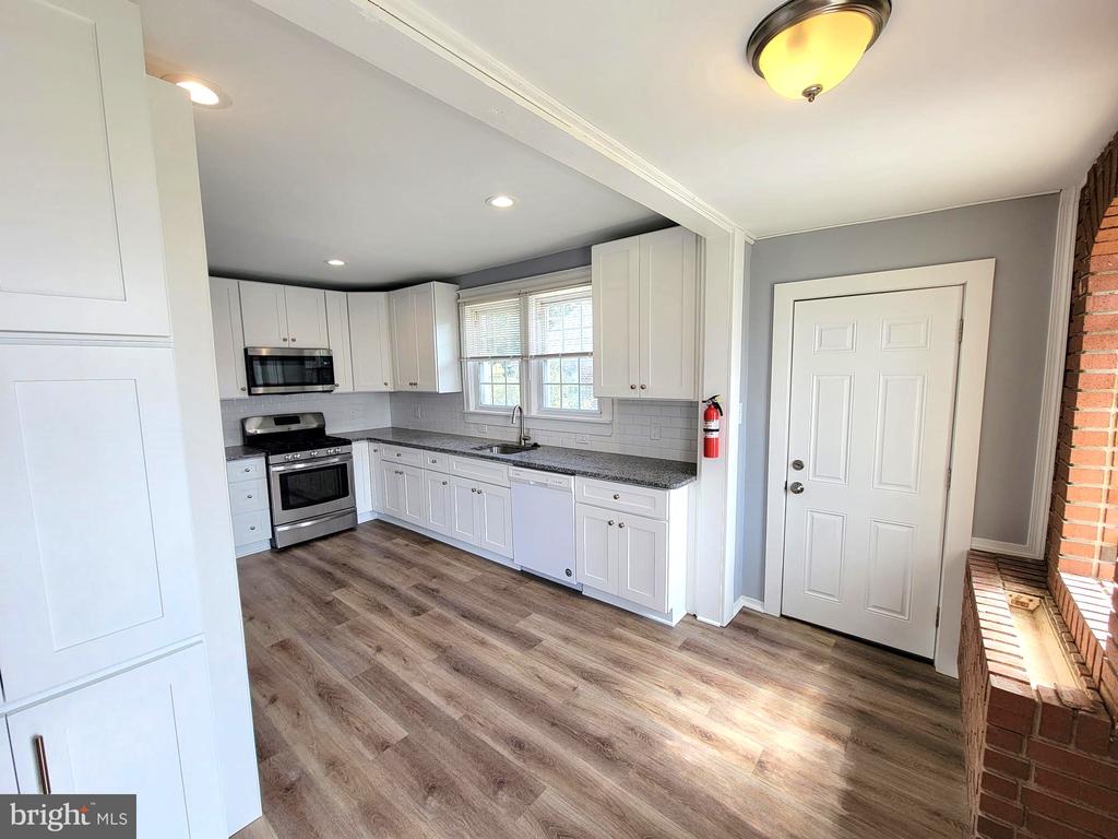 184 KENDALL BOULEVARD 1ST FLOOR