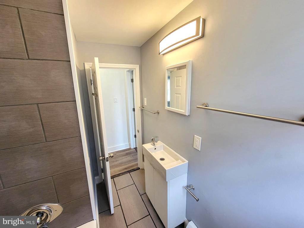184 KENDALL BOULEVARD 1ST FLOOR