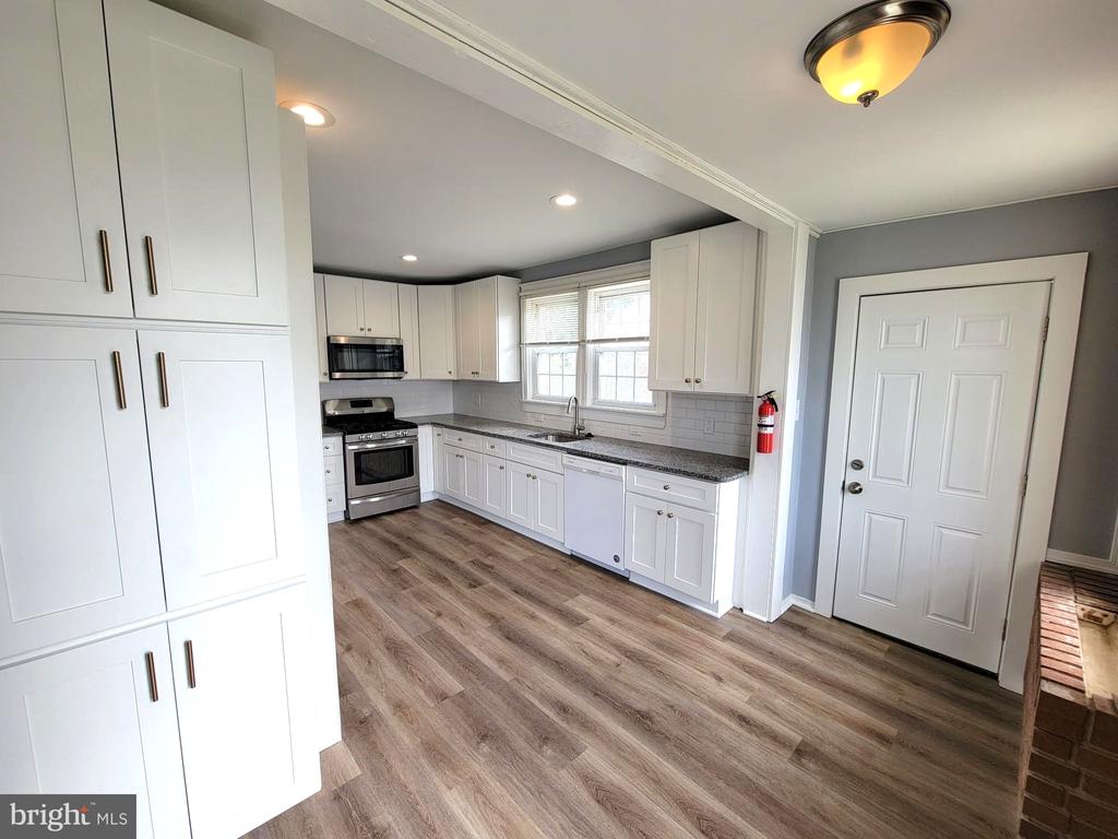 184 KENDALL BOULEVARD 1ST FLOOR