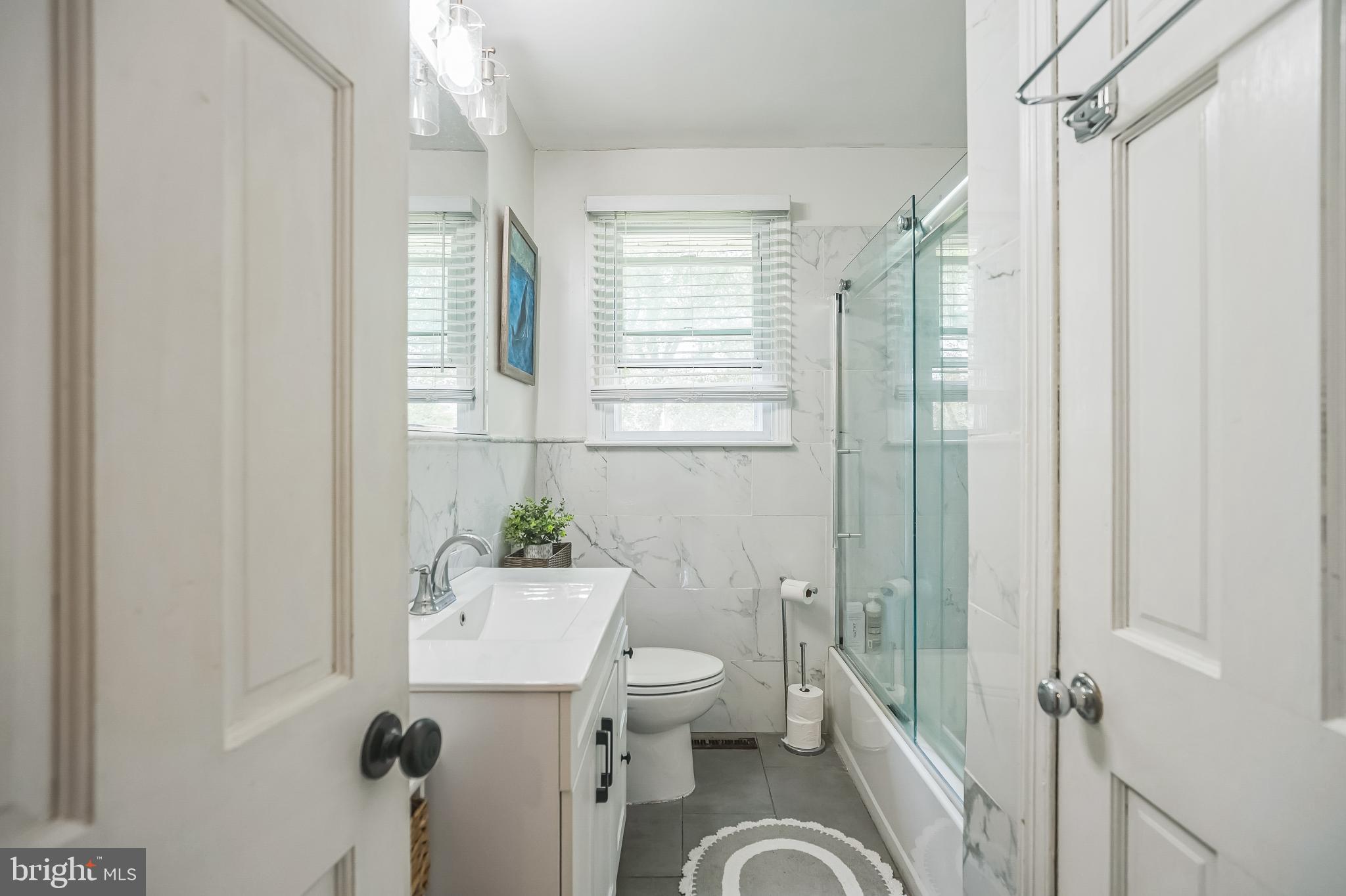 216 N BROOKFIELD ROAD