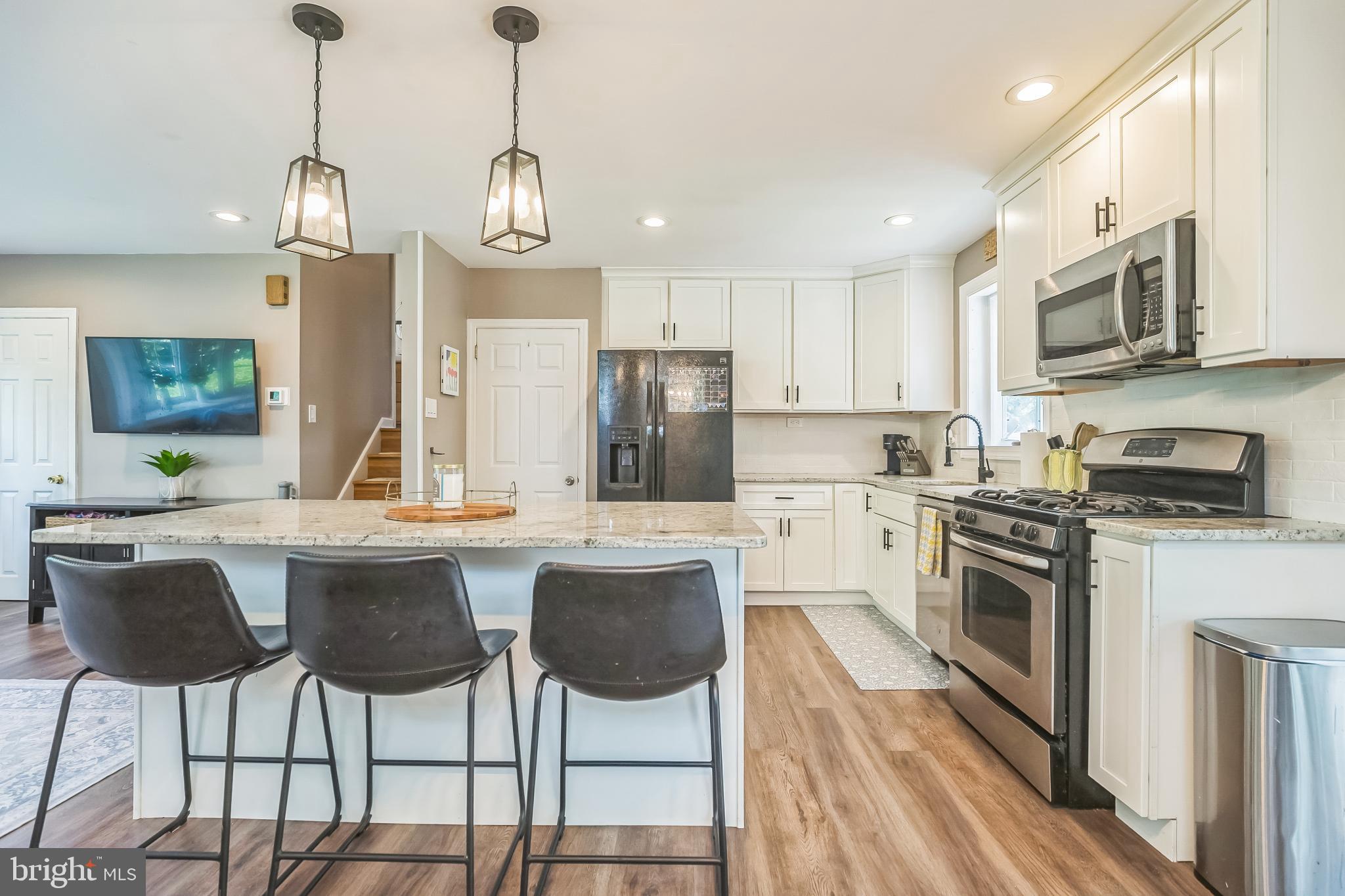 216 N BROOKFIELD ROAD