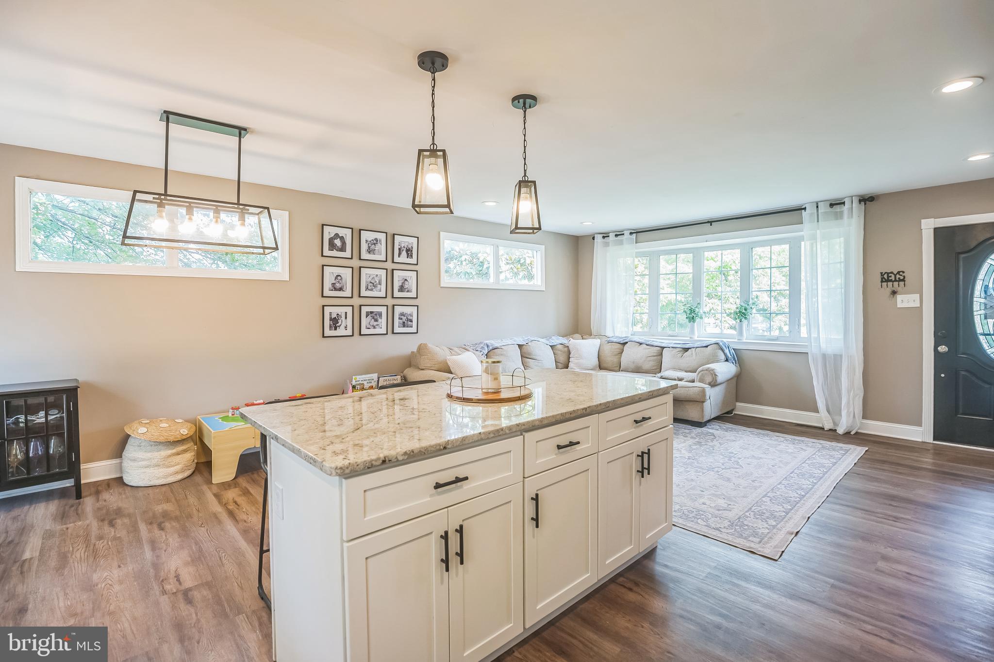 216 N BROOKFIELD ROAD