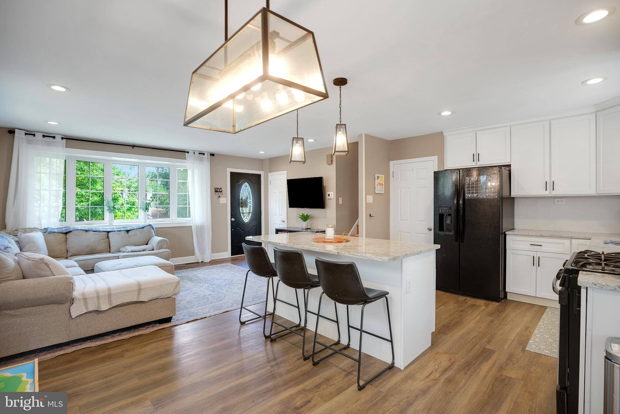 216 N BROOKFIELD ROAD