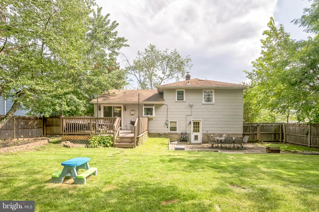 216 N BROOKFIELD ROAD