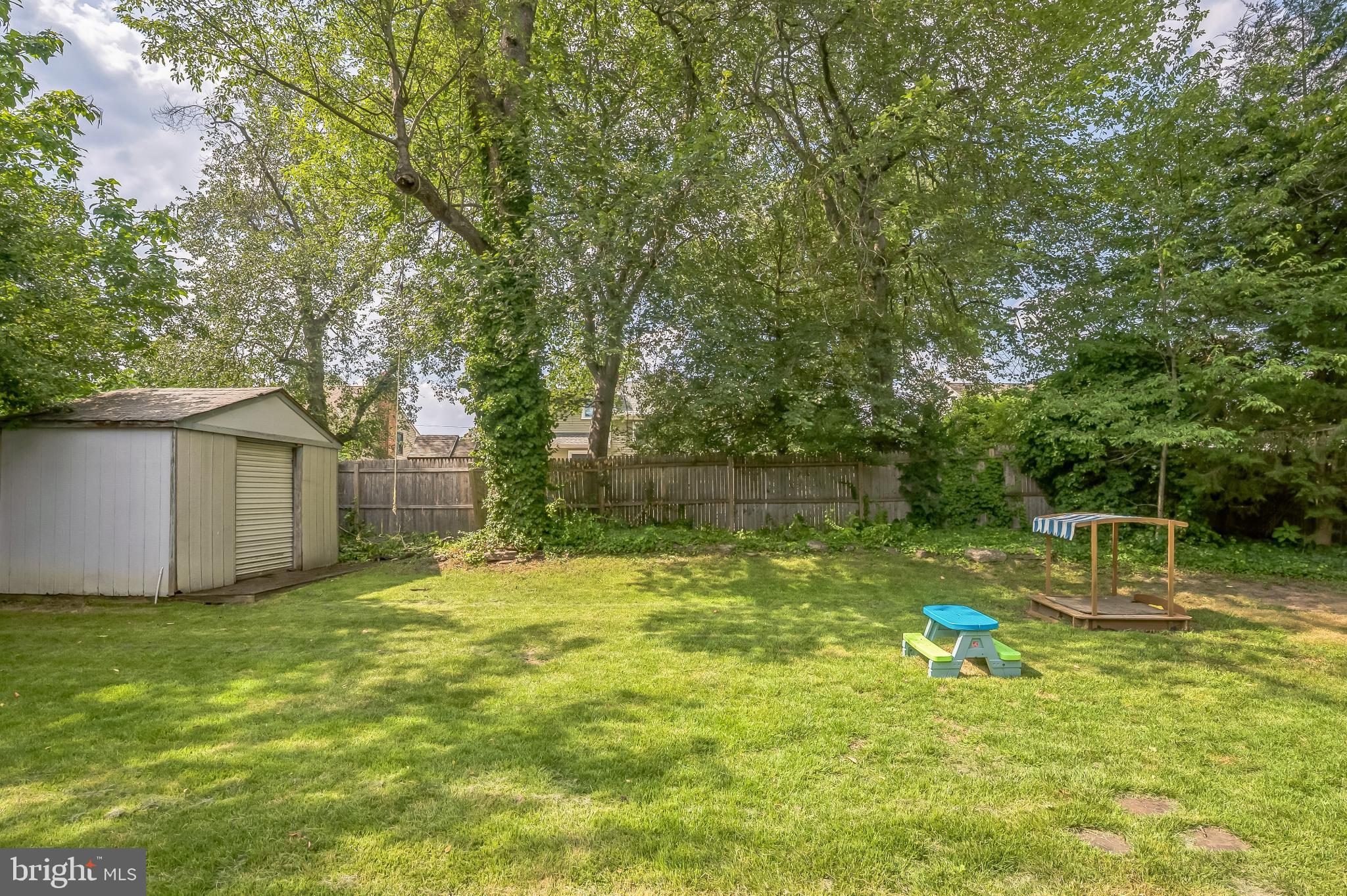 216 N BROOKFIELD ROAD