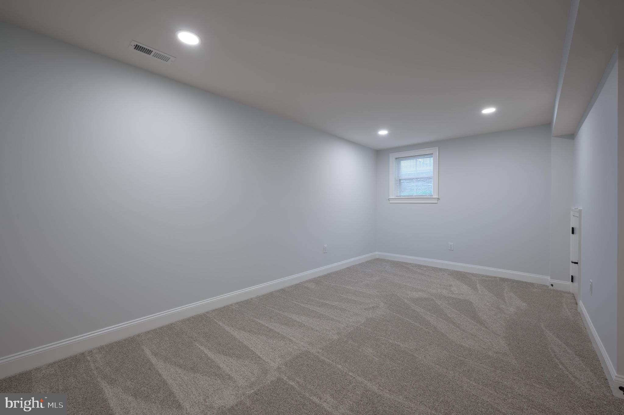 9 E CRYSTAL LAKE AVENUE