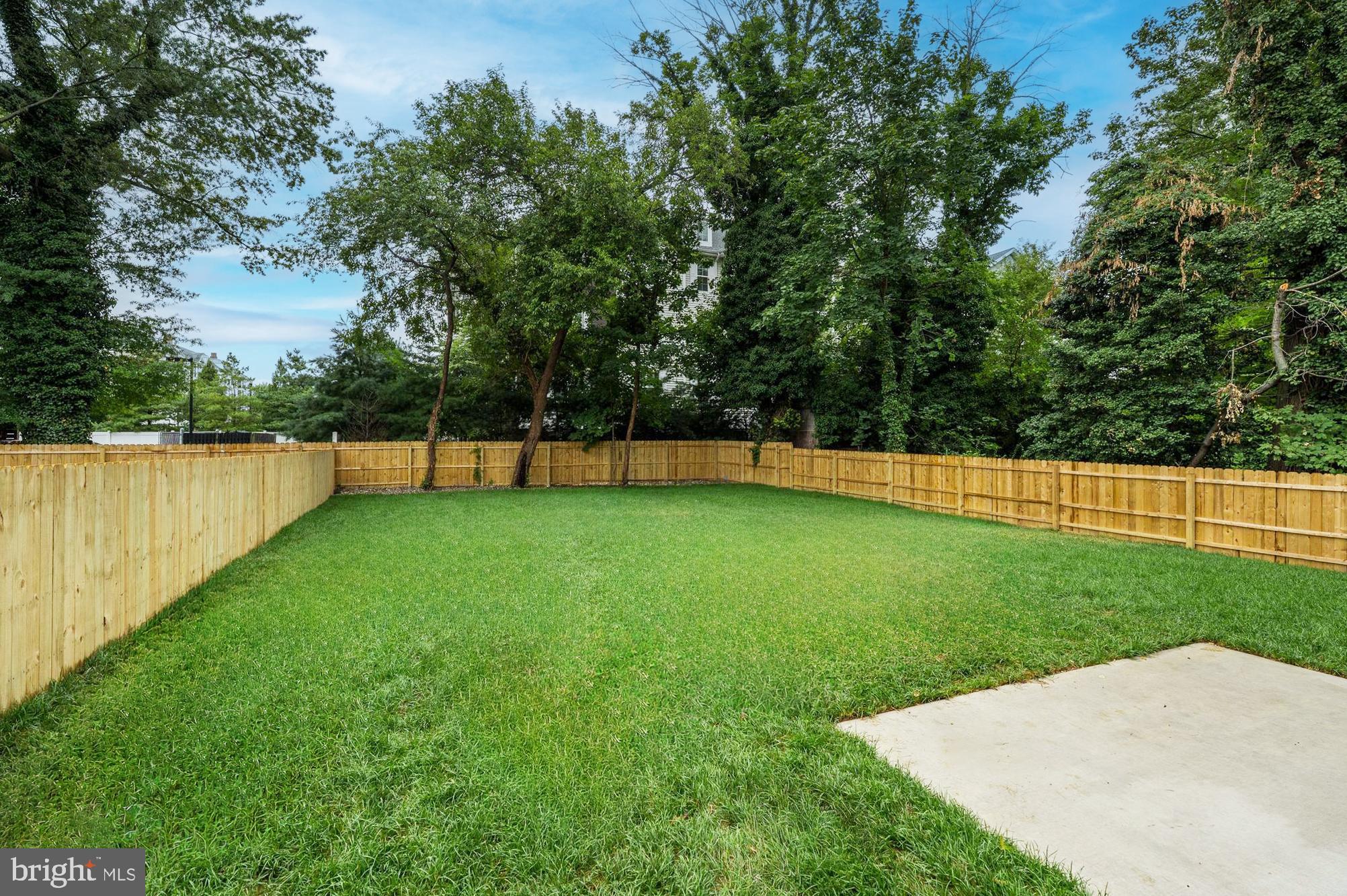 9 E CRYSTAL LAKE AVENUE