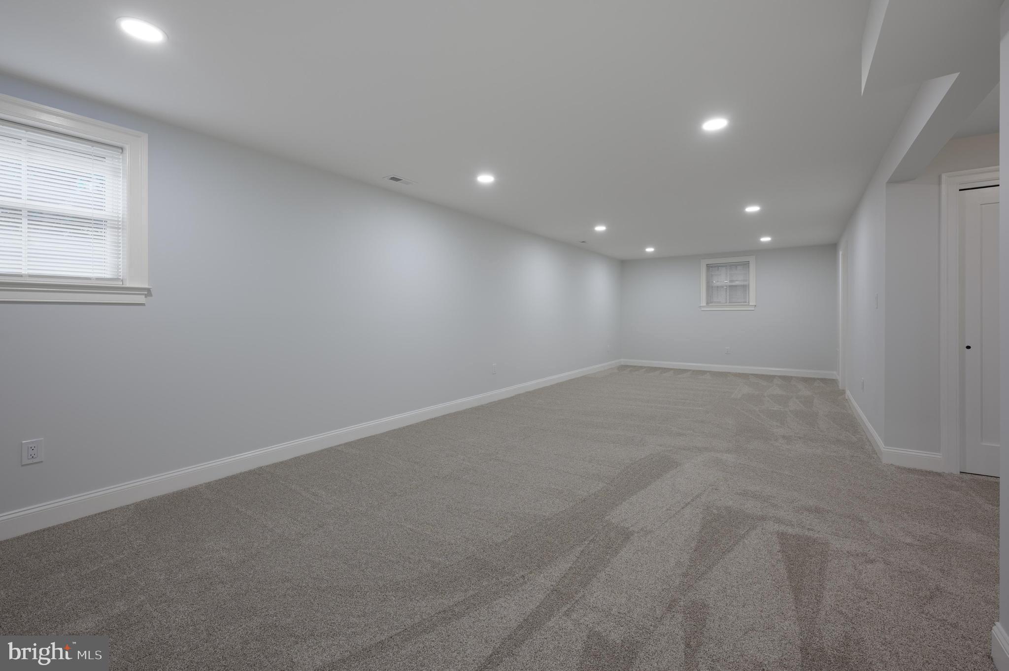 9 E CRYSTAL LAKE AVENUE