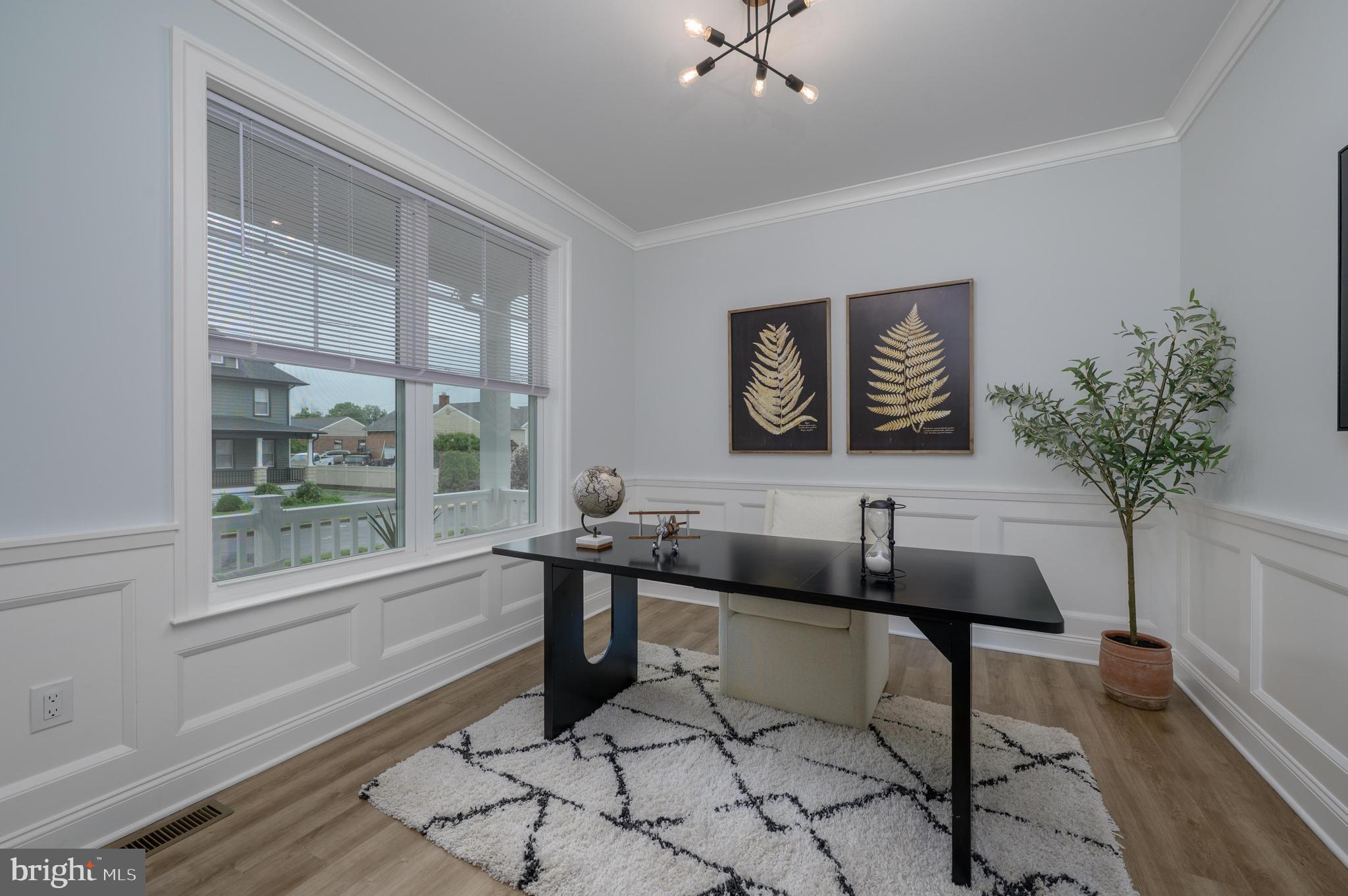 9 E CRYSTAL LAKE AVENUE