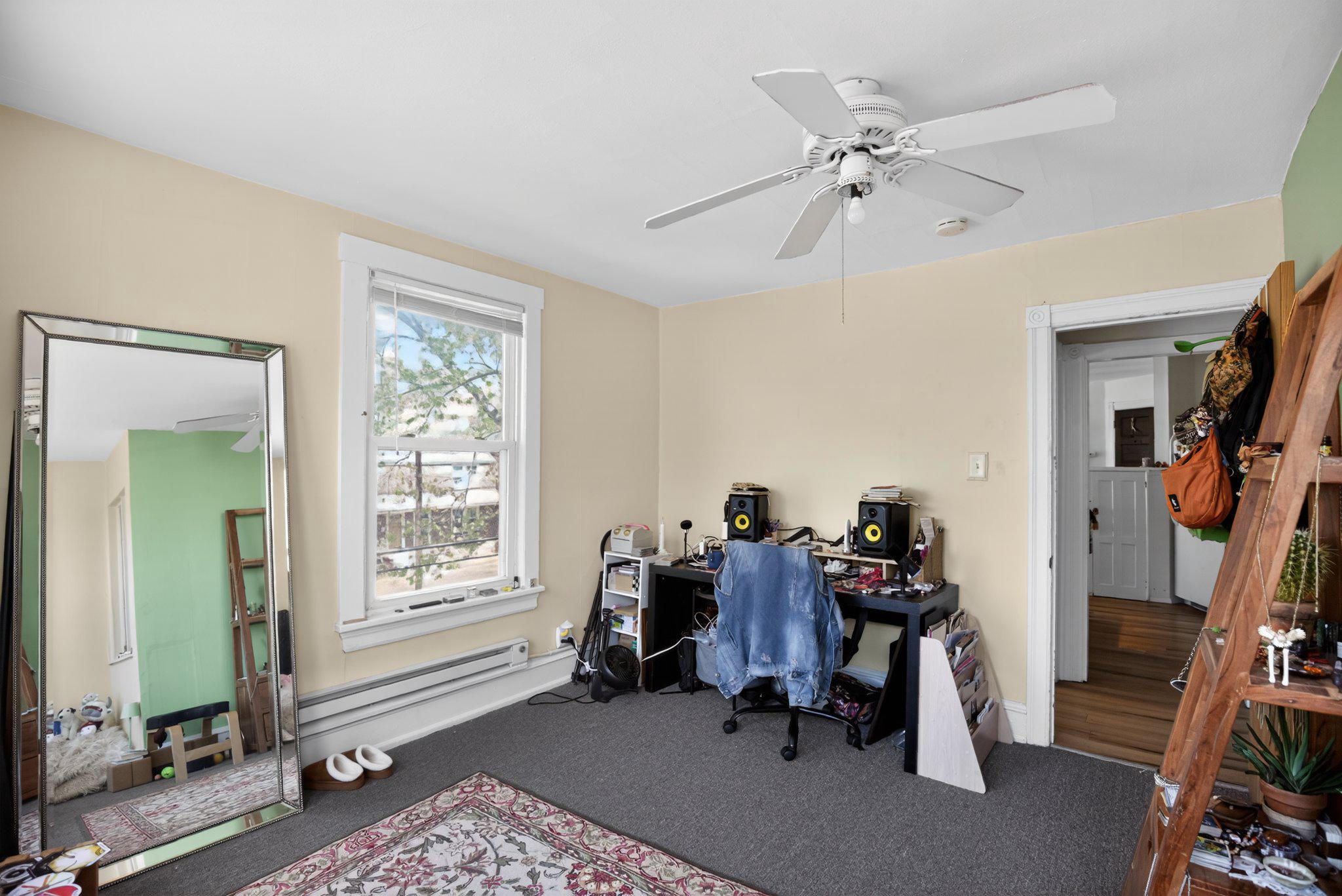 401 COMLY