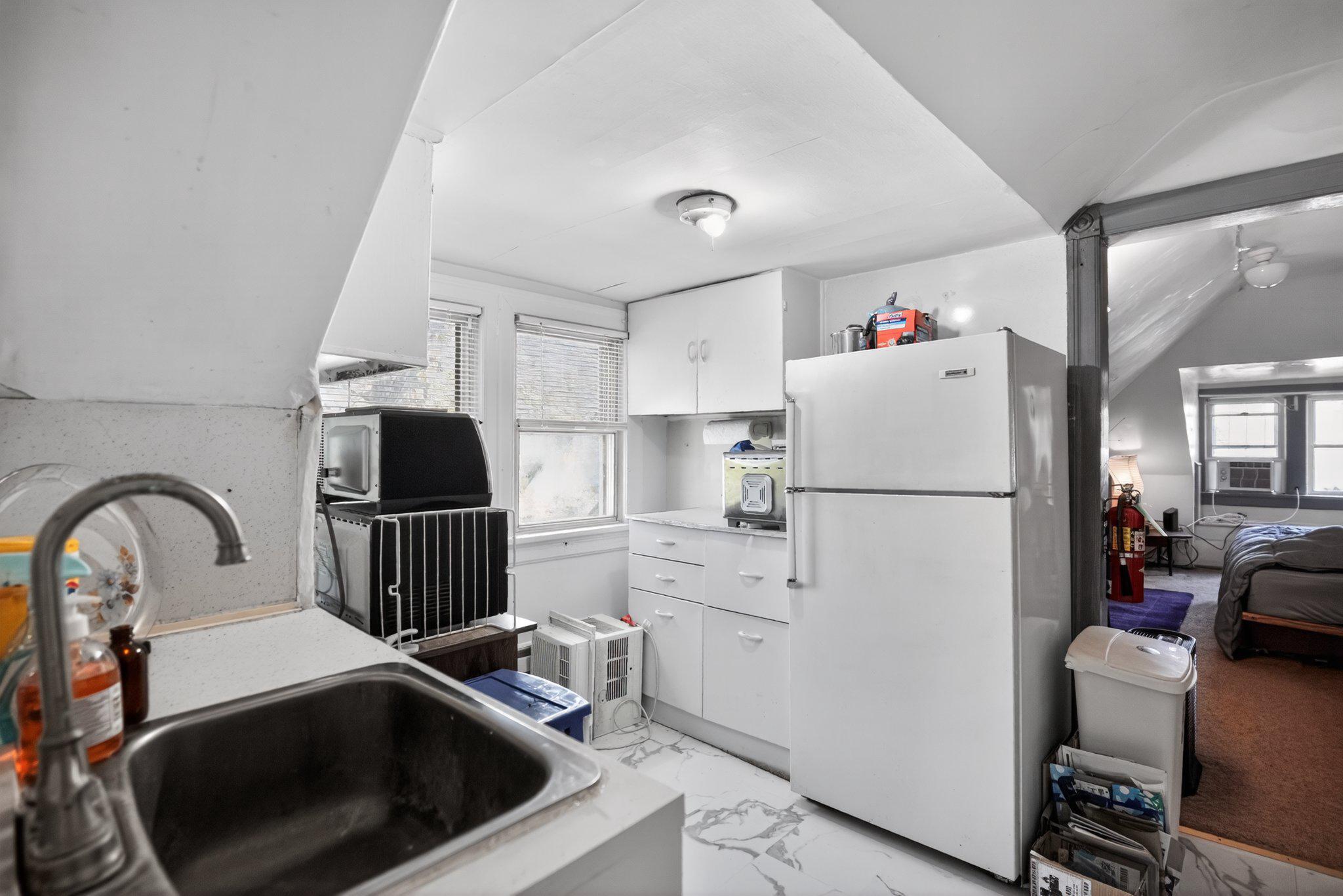 401 COMLY