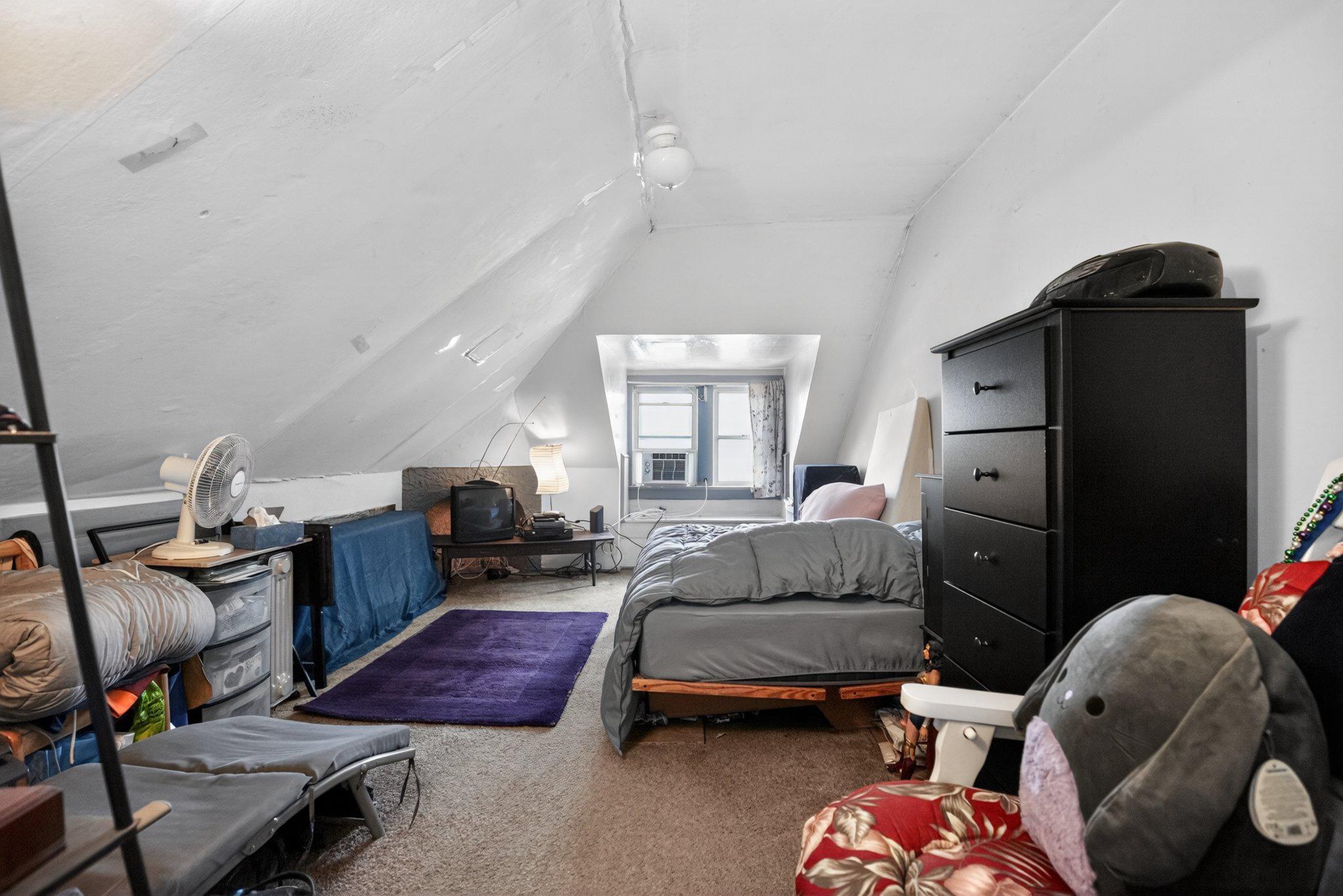 401 COMLY