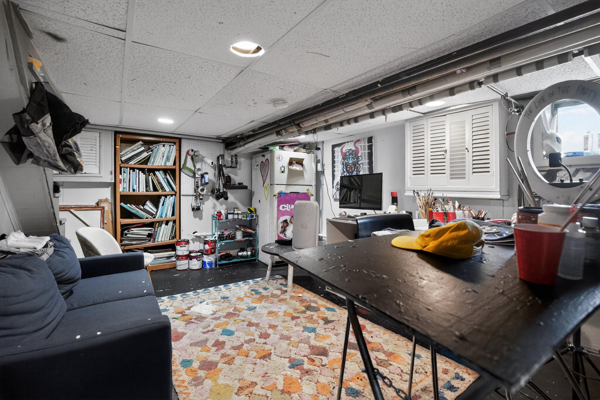 401 COMLY