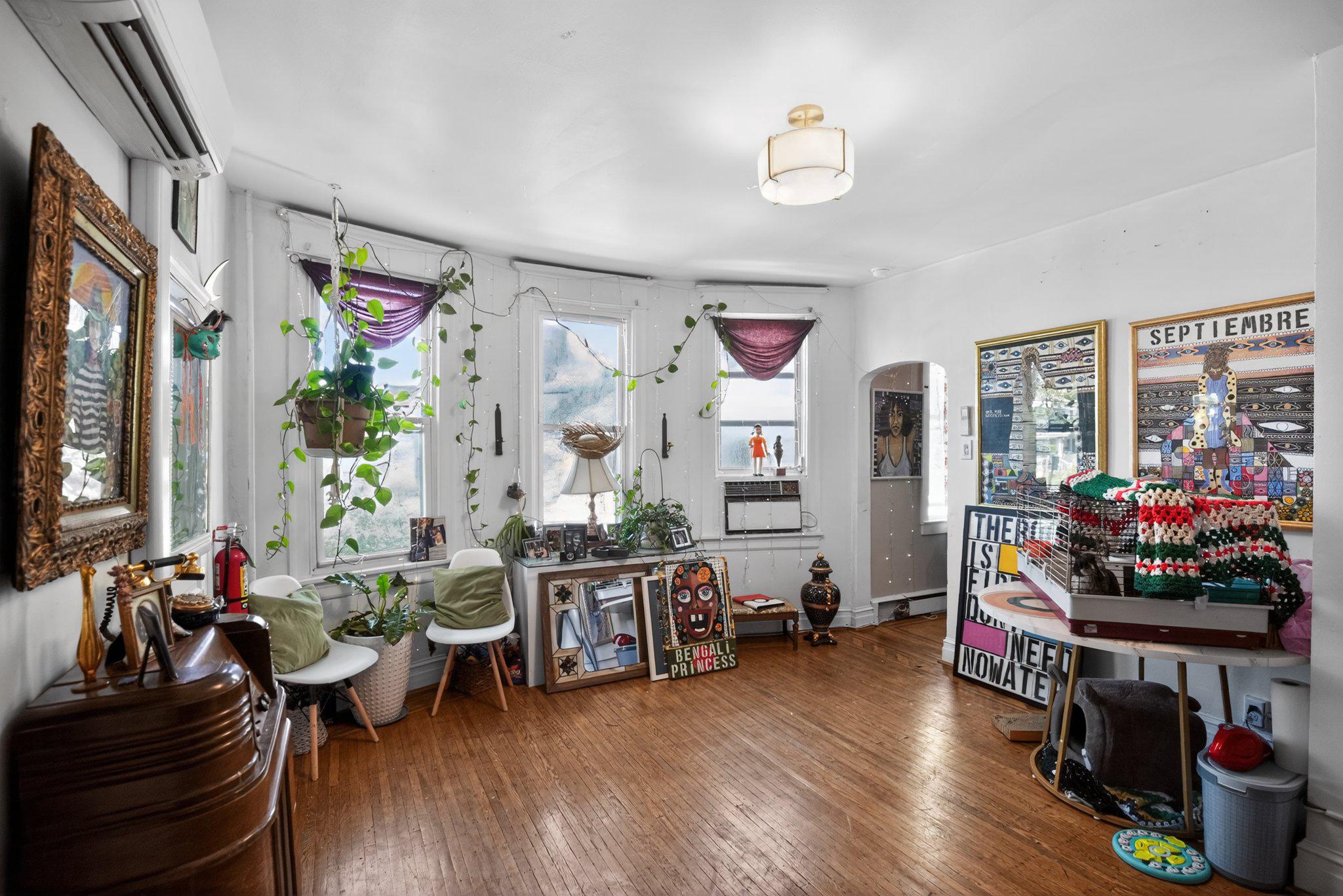 401 COMLY