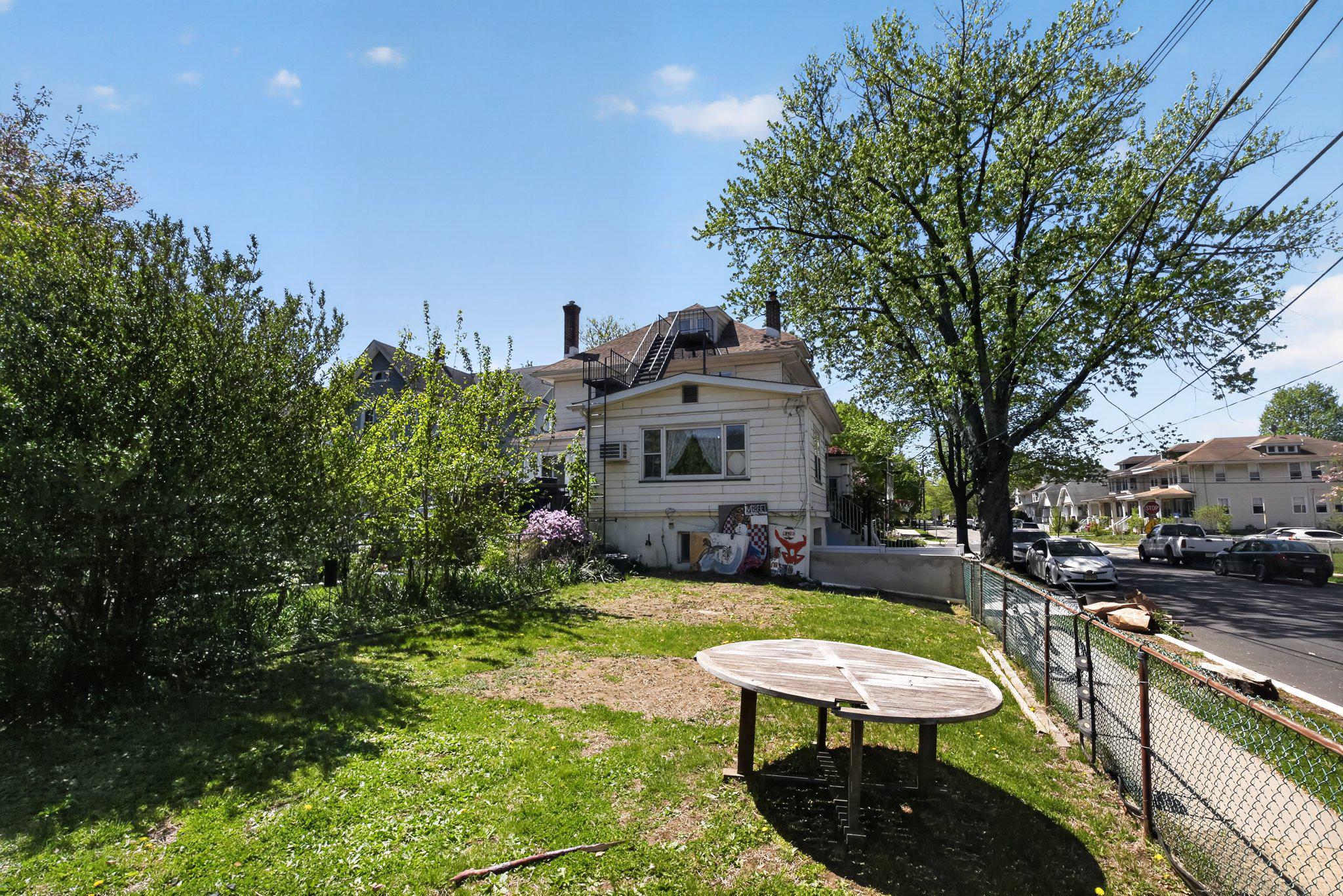 401 COMLY