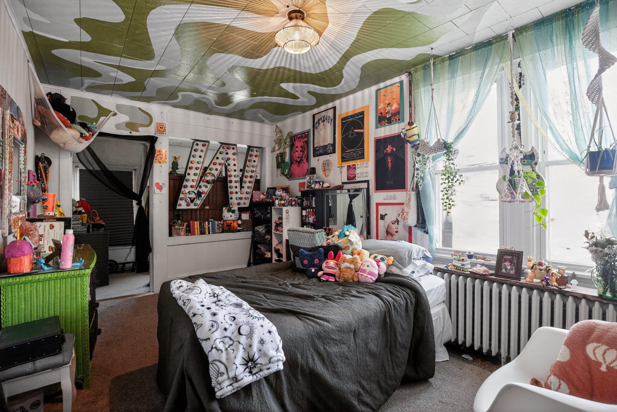 401 COMLY