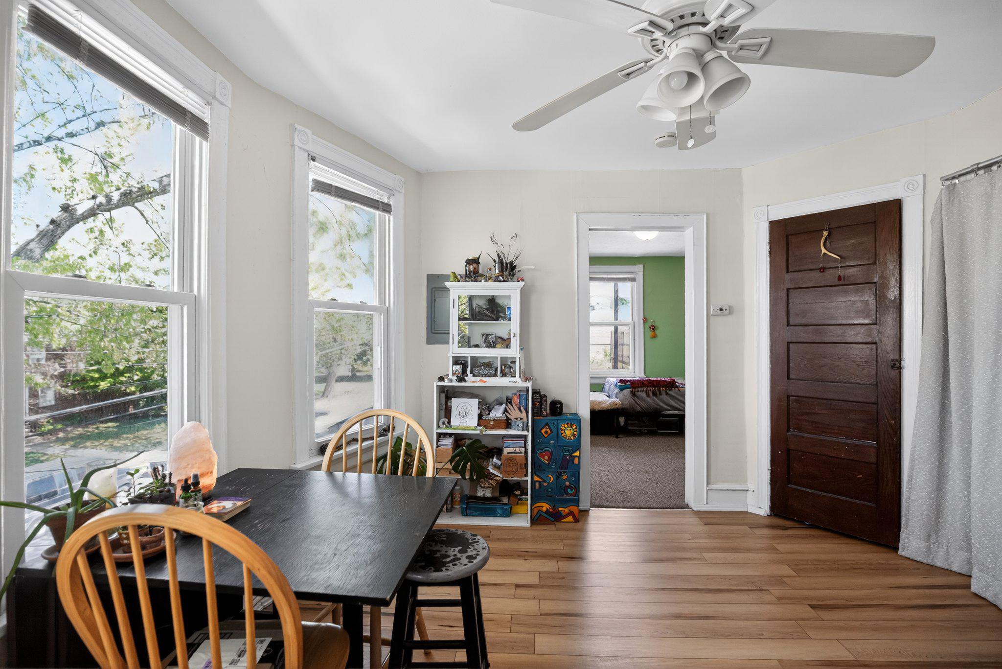 401 COMLY