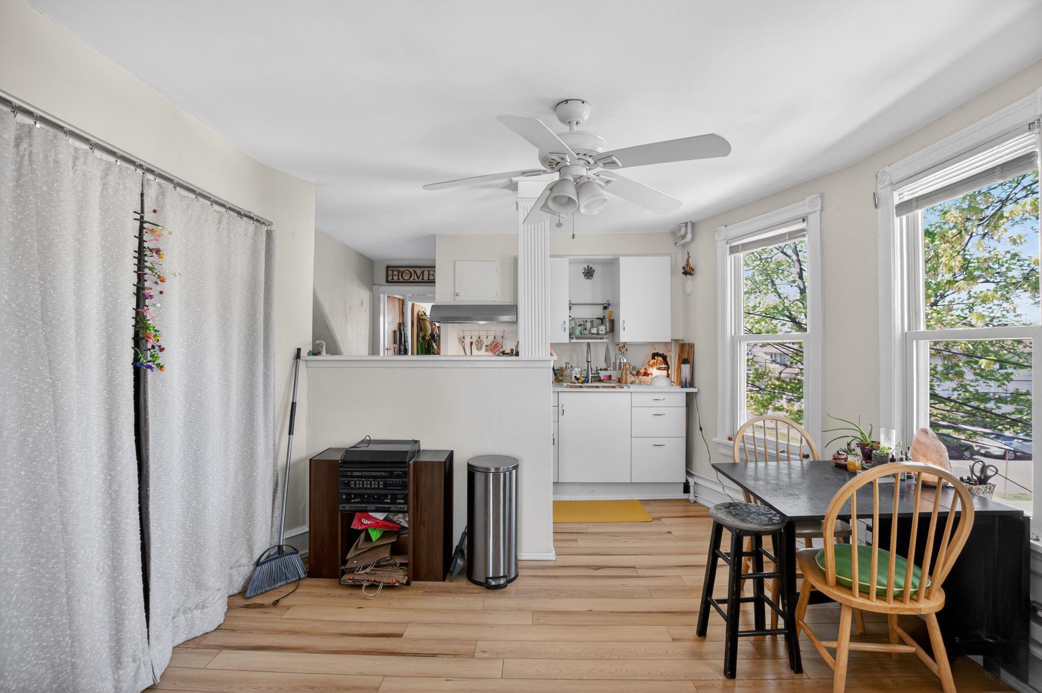 401 COMLY