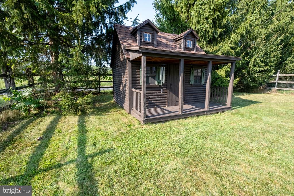 207 WINDSOR COURT