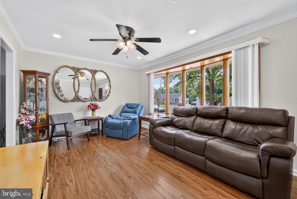 3543 WINDSOR DRIVE