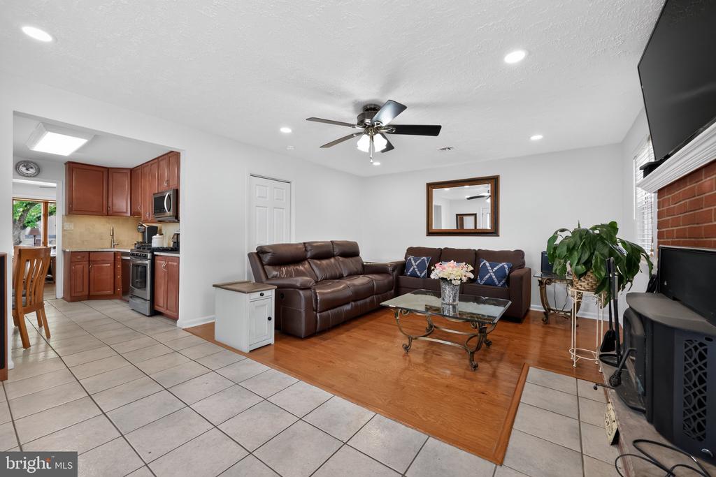 3543 WINDSOR DRIVE