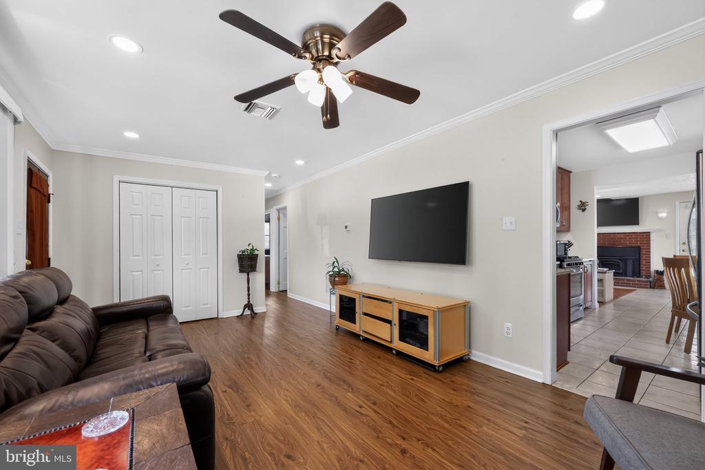 3543 WINDSOR DRIVE