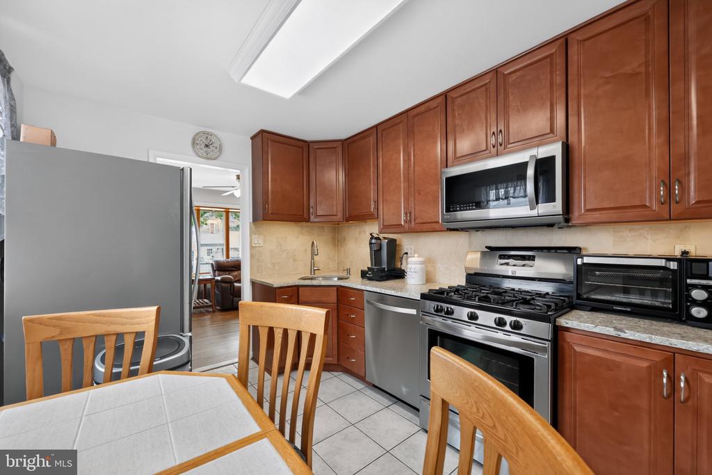3543 WINDSOR DRIVE