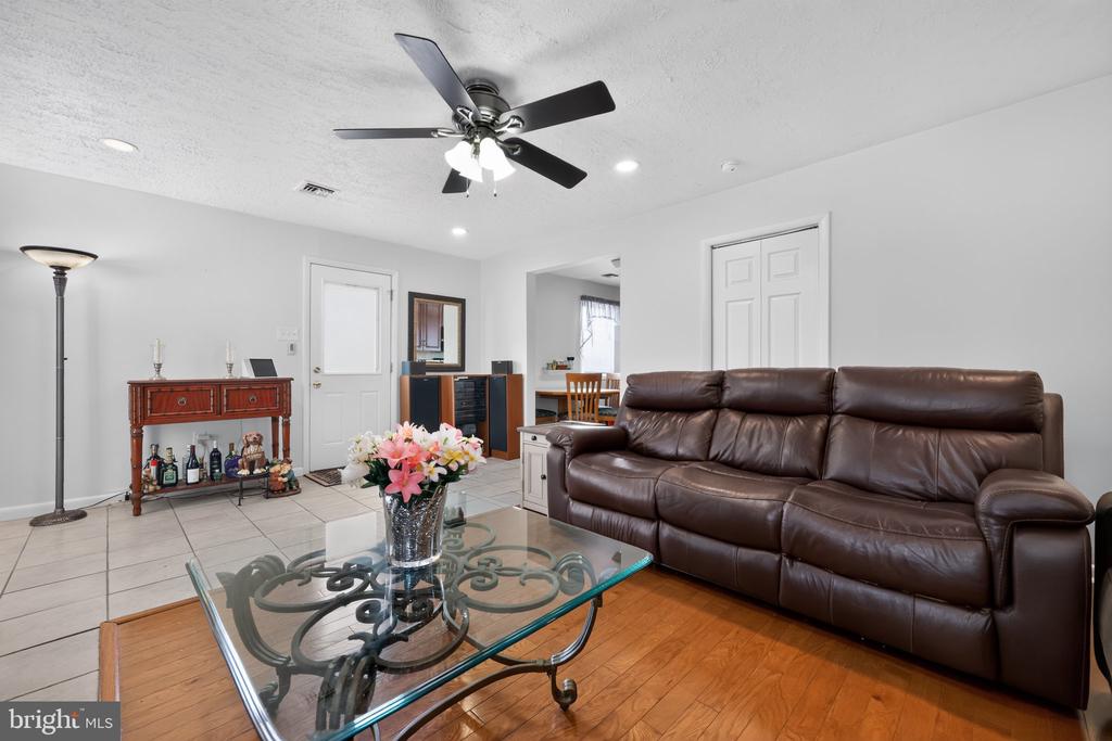 3543 WINDSOR DRIVE