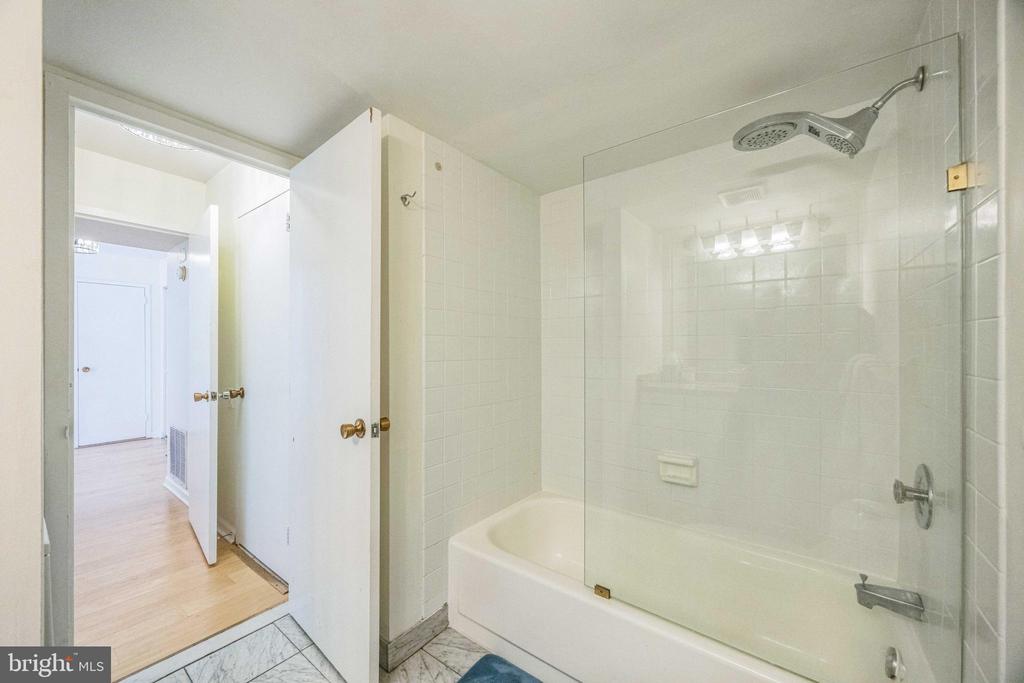 1420 LOCUST STREET 31D