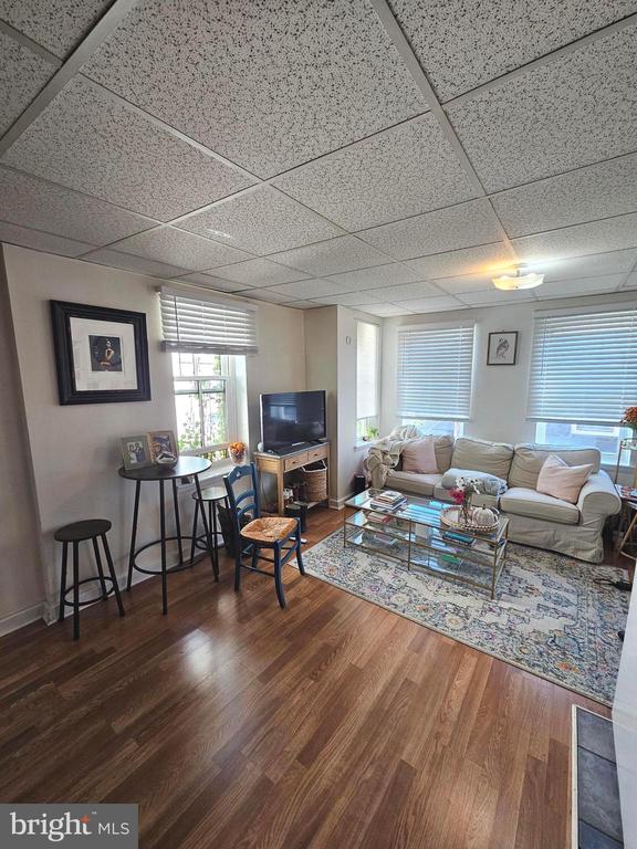 721 S 6TH STREET