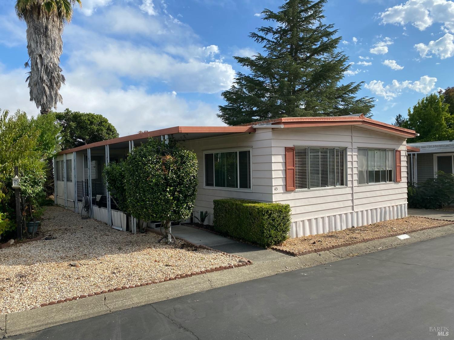 2412 Foothill Blvd #43