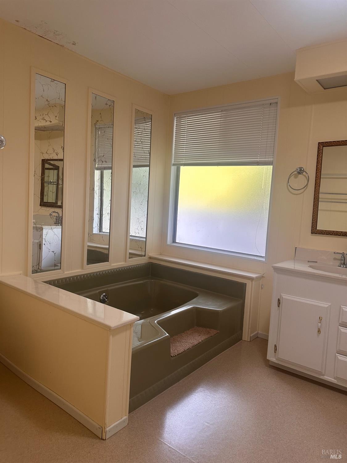 2412 Foothill Blvd #144