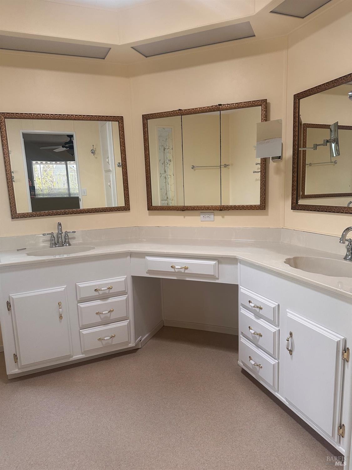 2412 Foothill Blvd #144