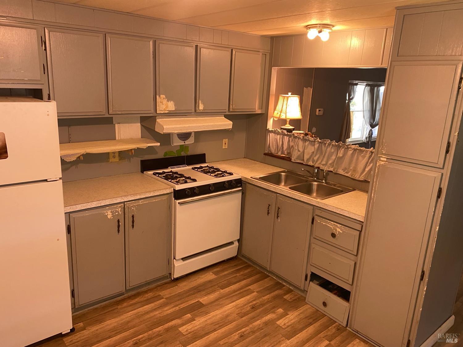 2412 Foothill Blvd #79