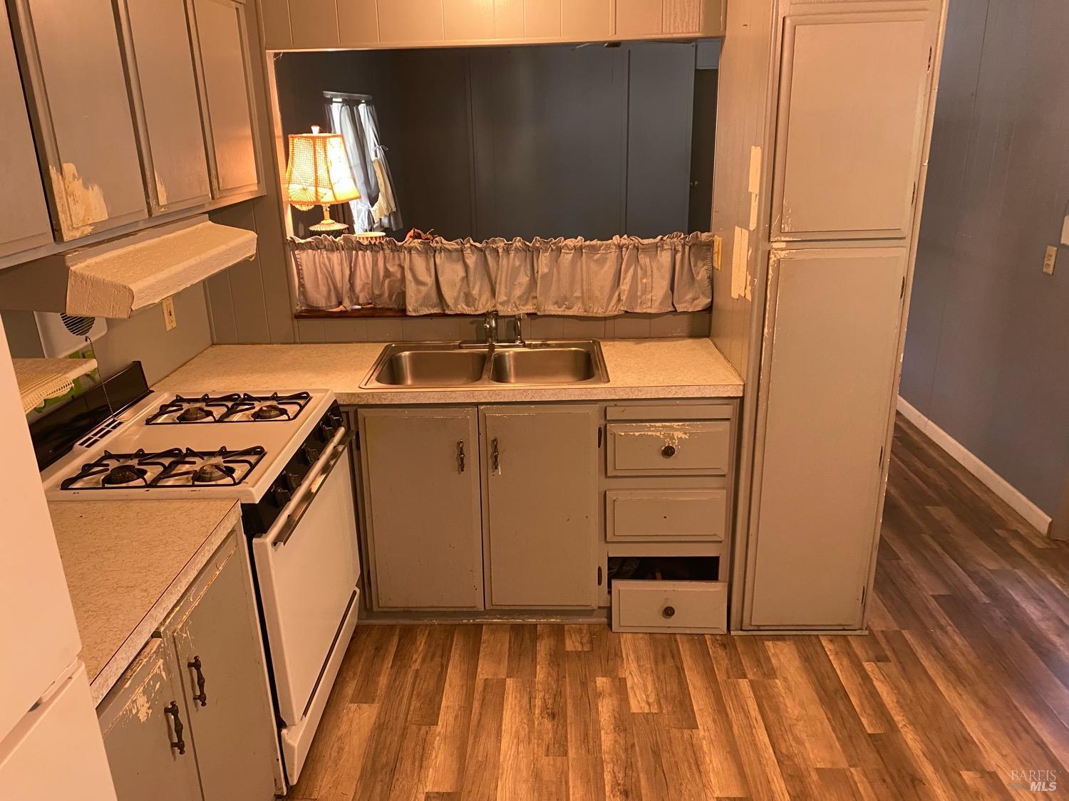 2412 Foothill Blvd #79