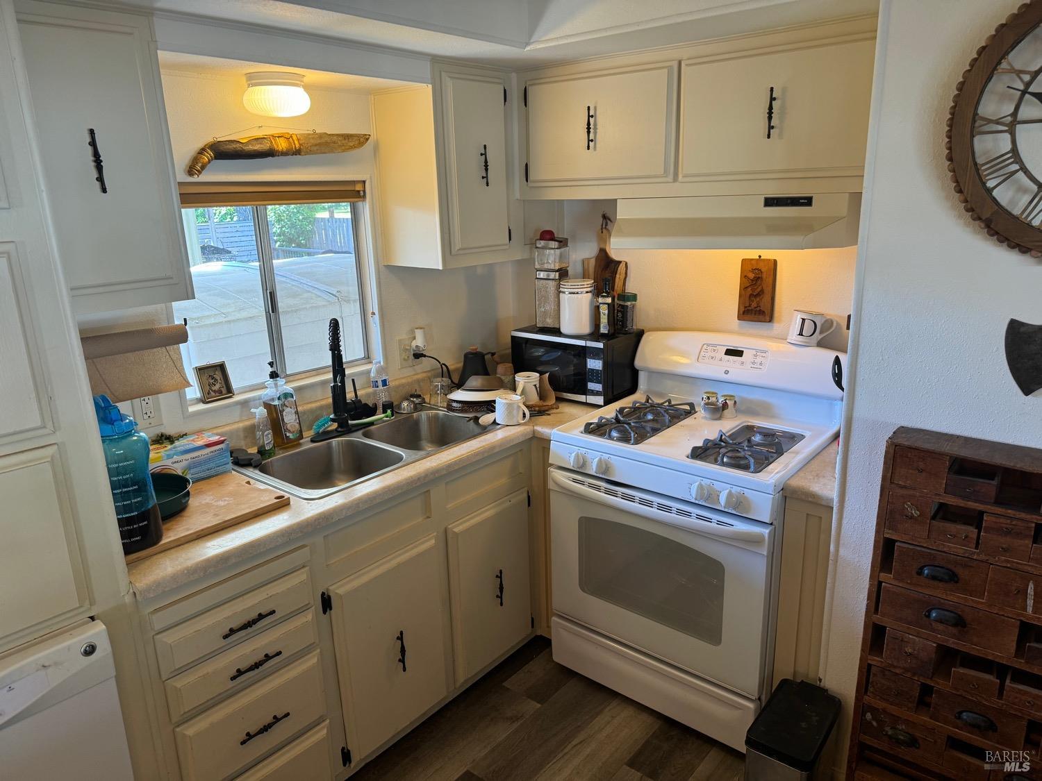 2412 Foothill Blvd #7