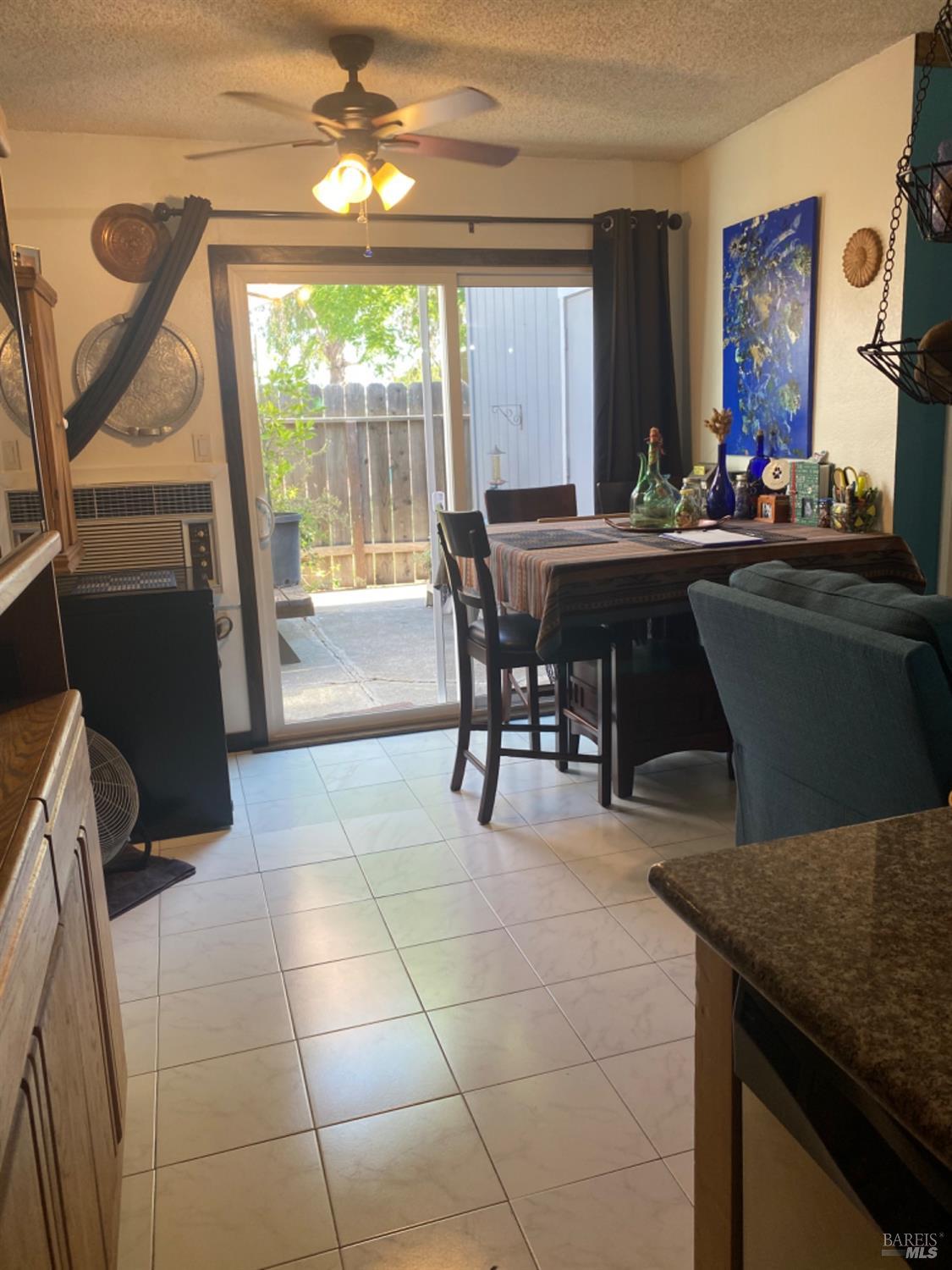 200 Del Luz Ct