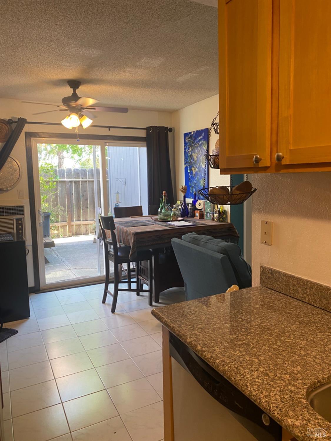 200 Del Luz Ct