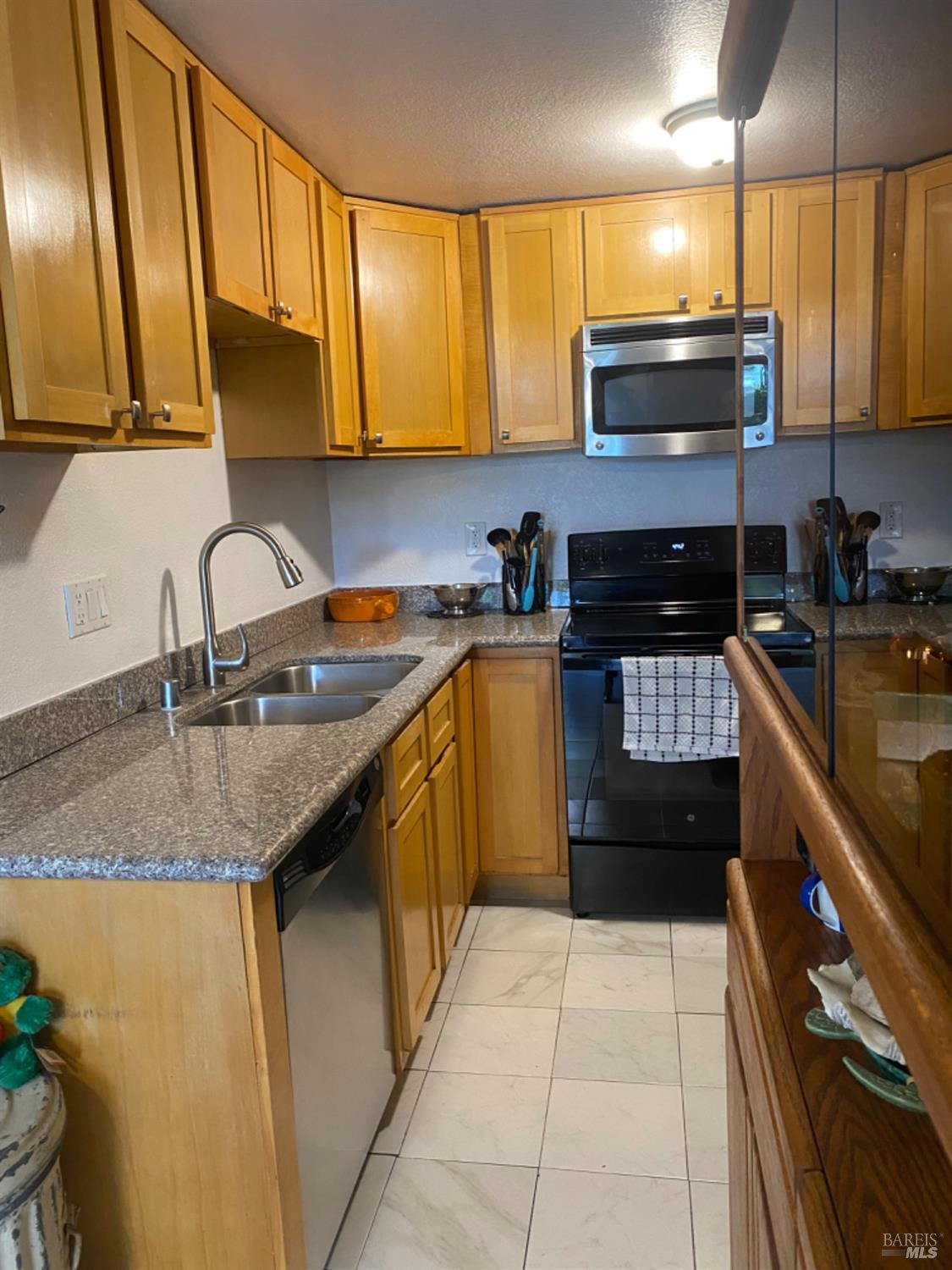 200 Del Luz Ct