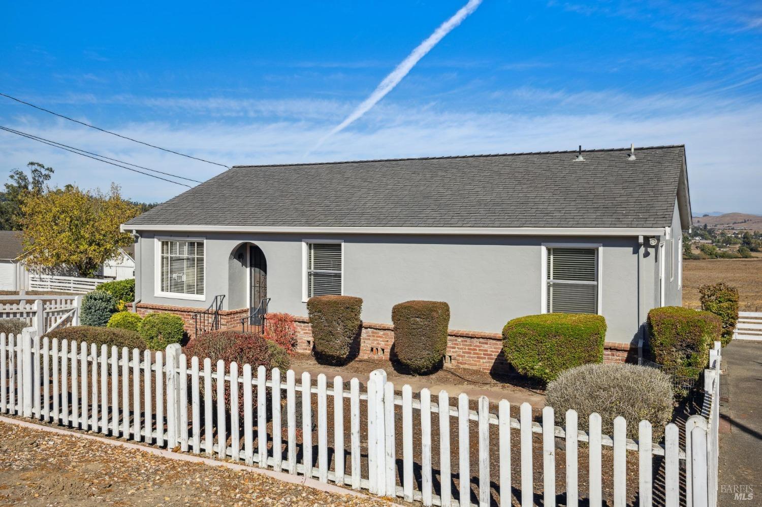 1900-1901 Middle Two Rock Rd