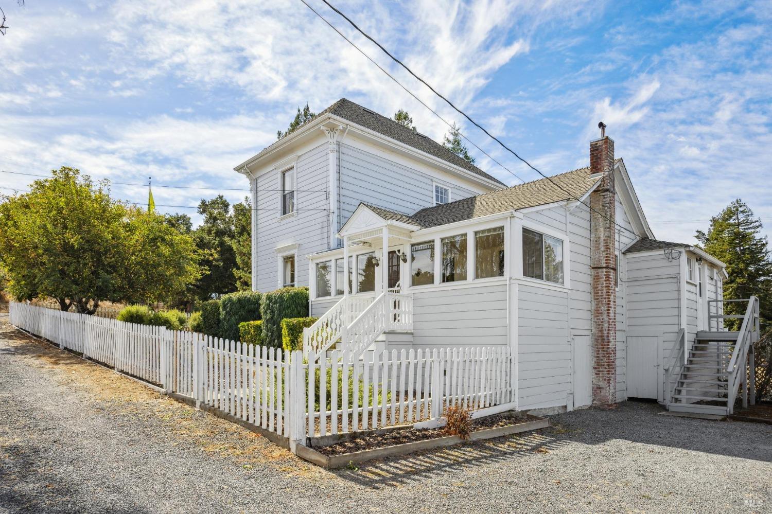 1900-1901 Middle Two Rock Rd