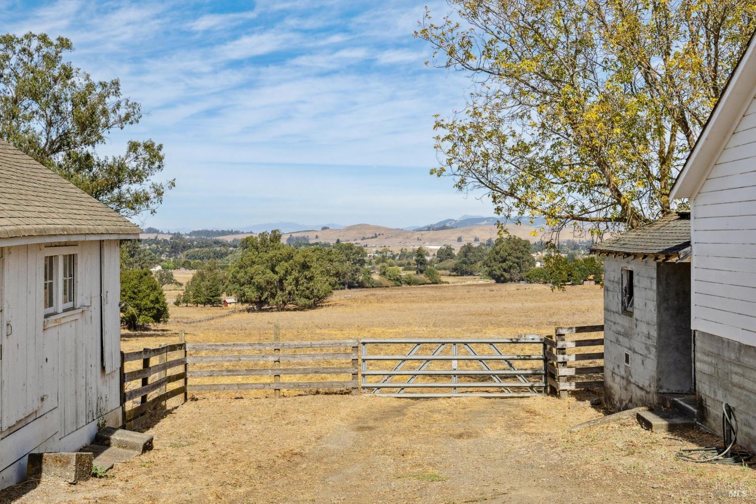 1900-1901 Middle Two Rock Rd