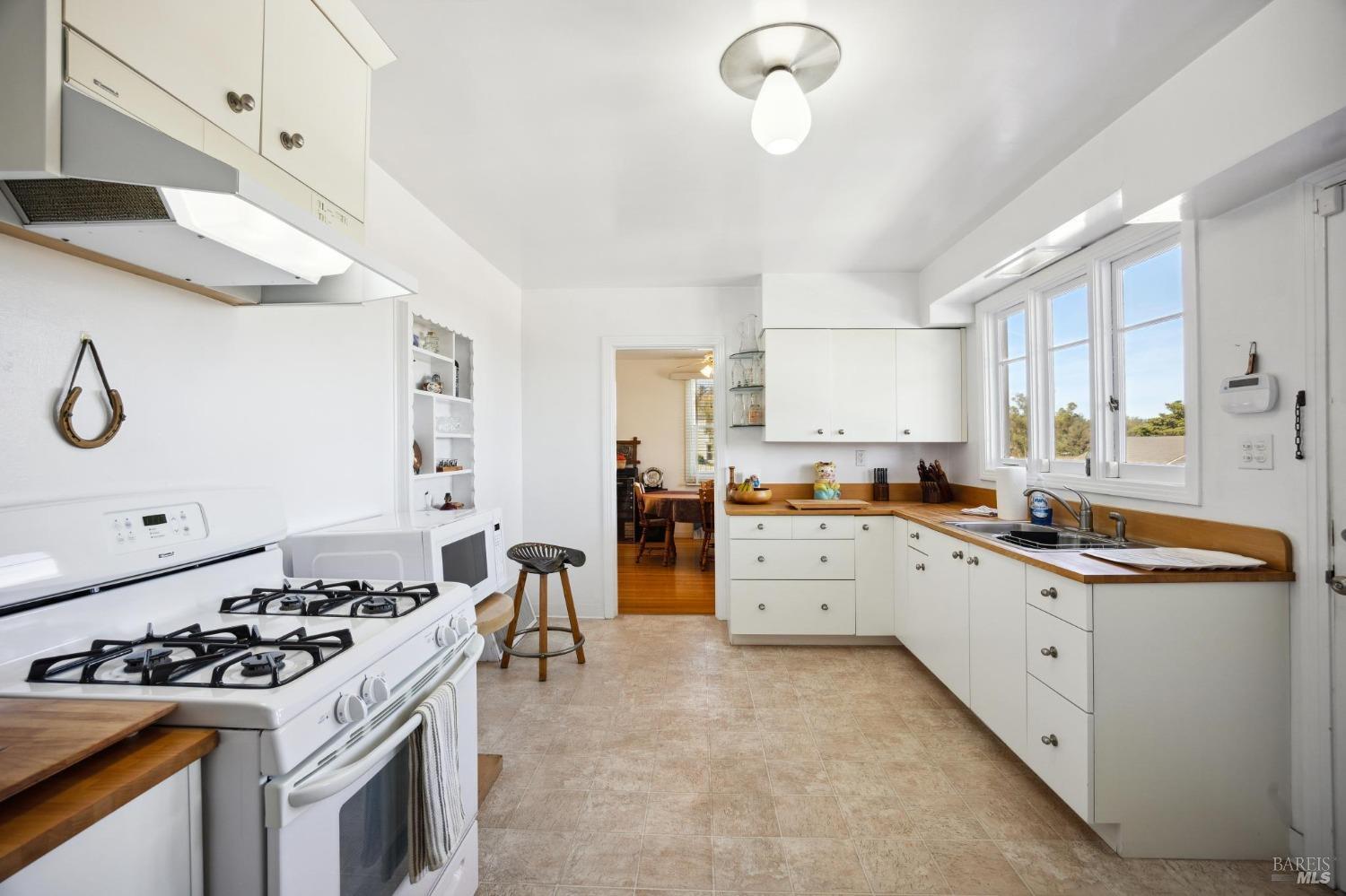 1900-1901 Middle Two Rock Rd