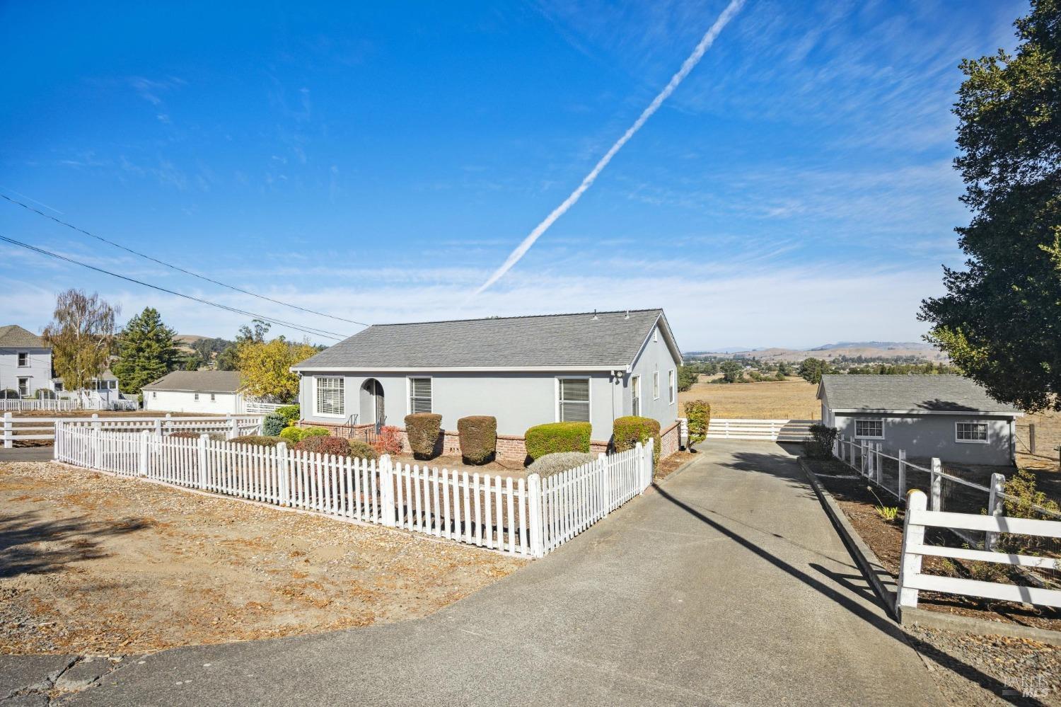 1900-1901 Middle Two Rock Rd