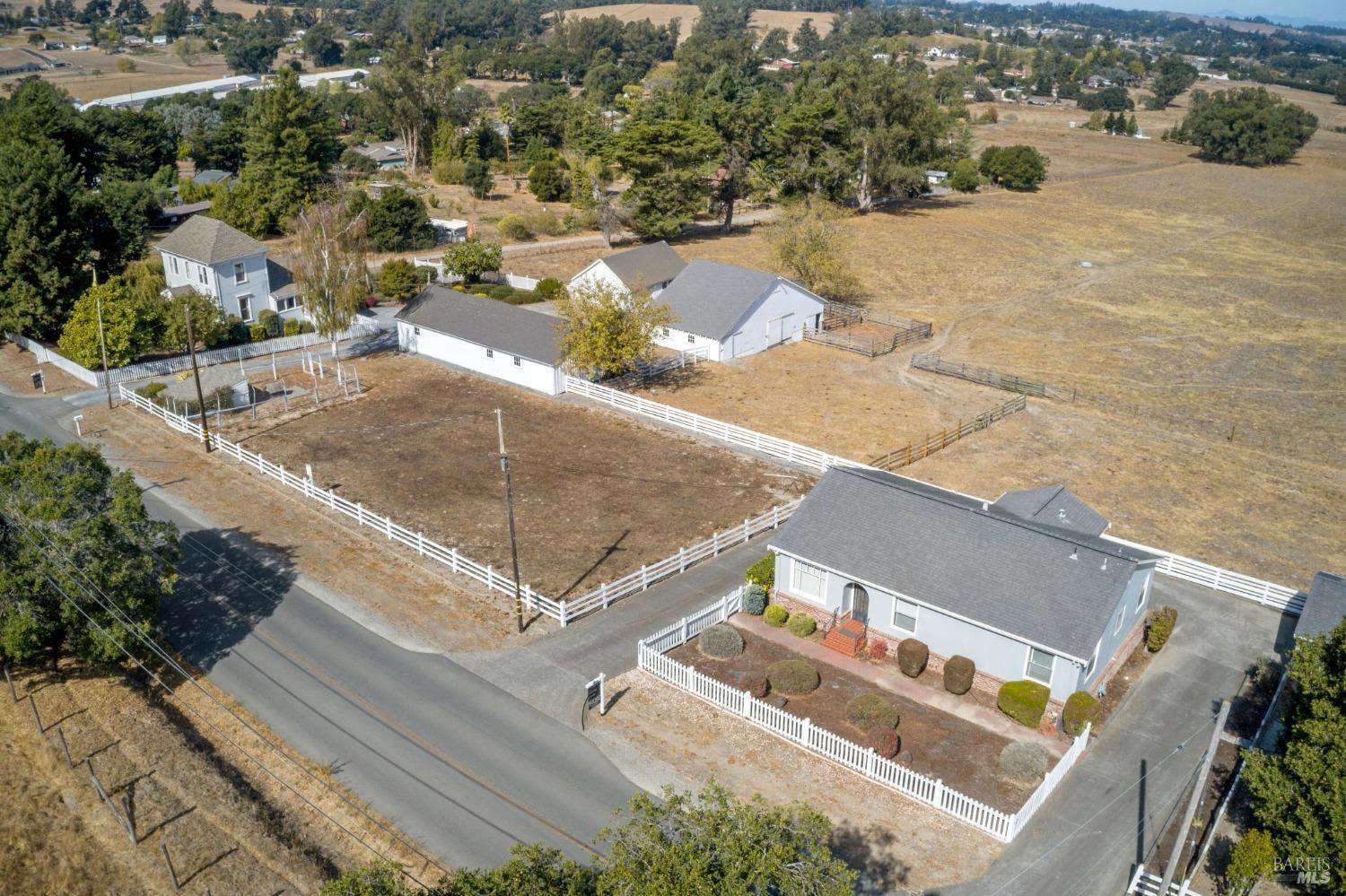 1900-1901 Middle Two Rock Rd