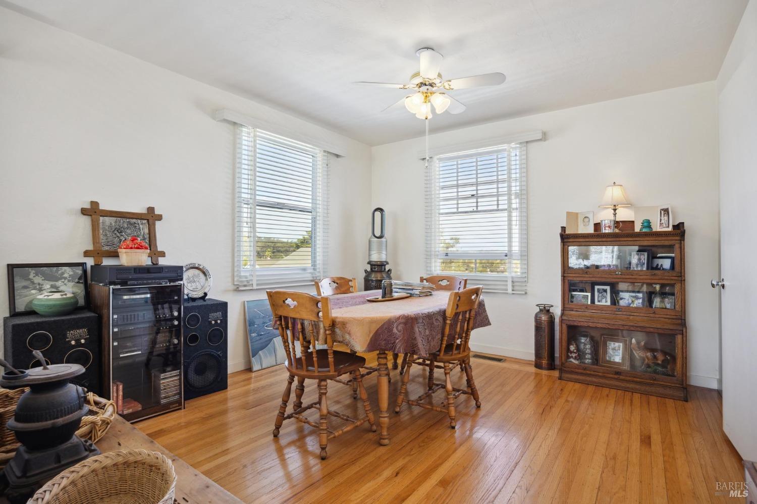 1900-1901 Middle Two Rock Rd