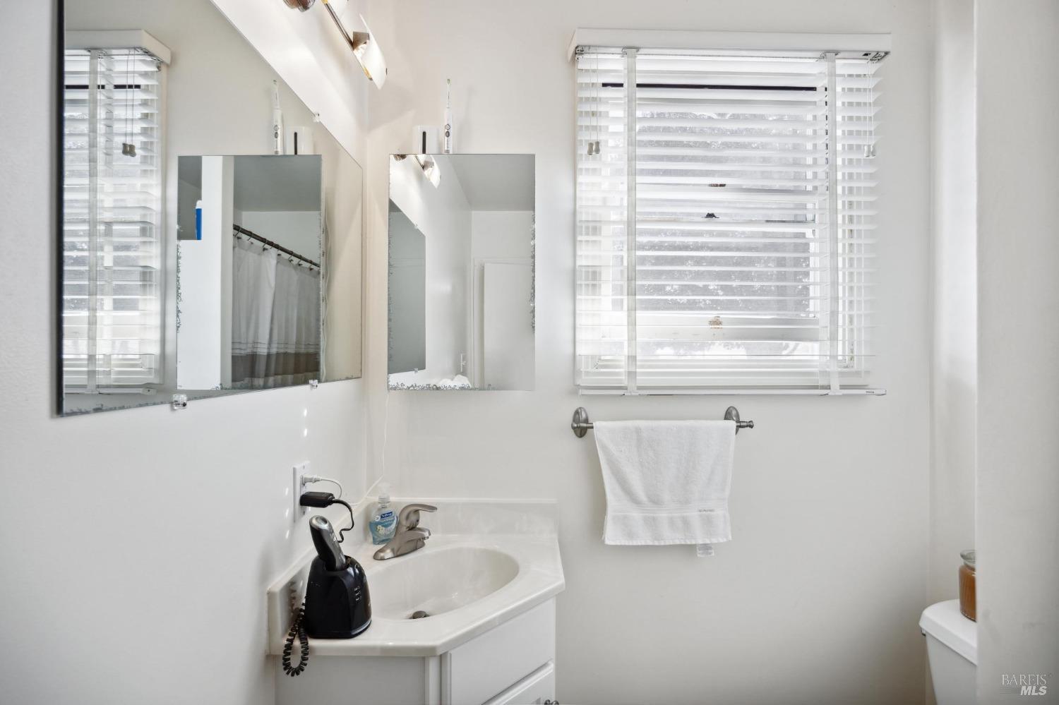 1900-1901 Middle Two Rock Rd