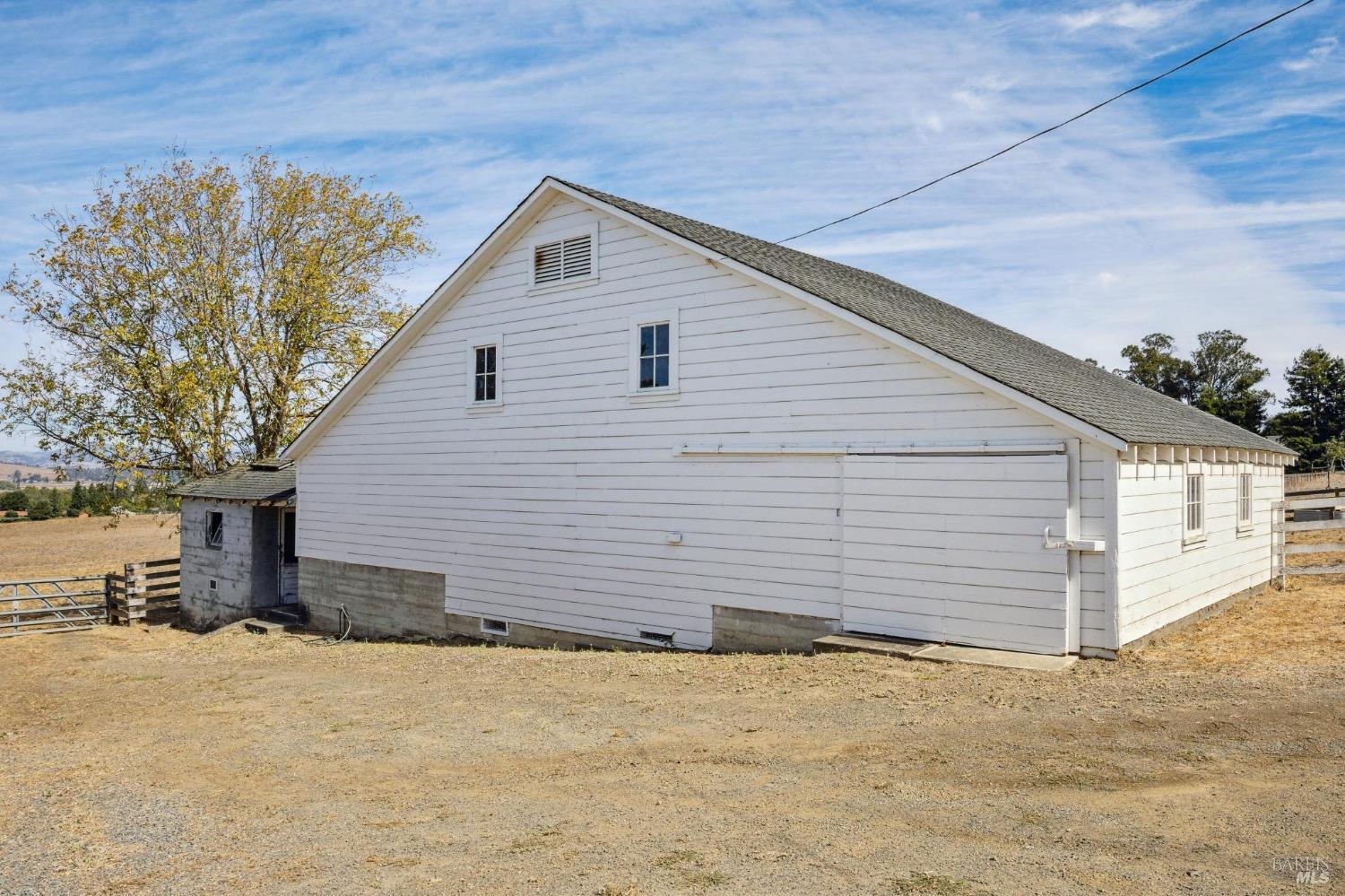 1900-1901 Middle Two Rock Rd