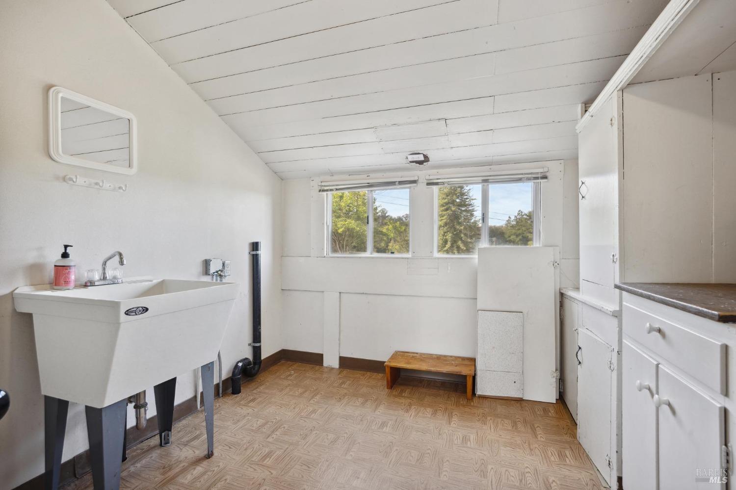 1900-1901 Middle Two Rock Rd