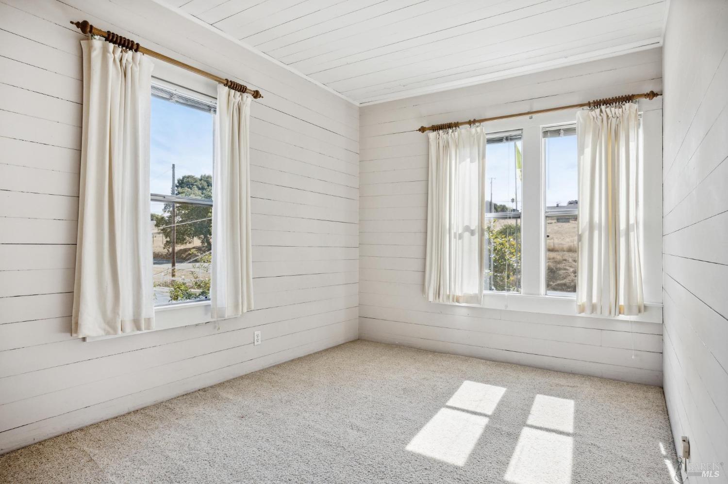 1900-1901 Middle Two Rock Rd